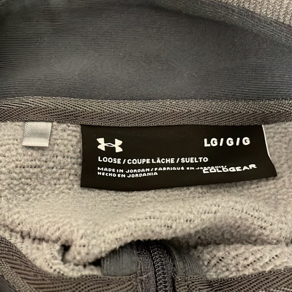 UNDER ARMOR LOOSE PULL OVER - Picture 4 of 5